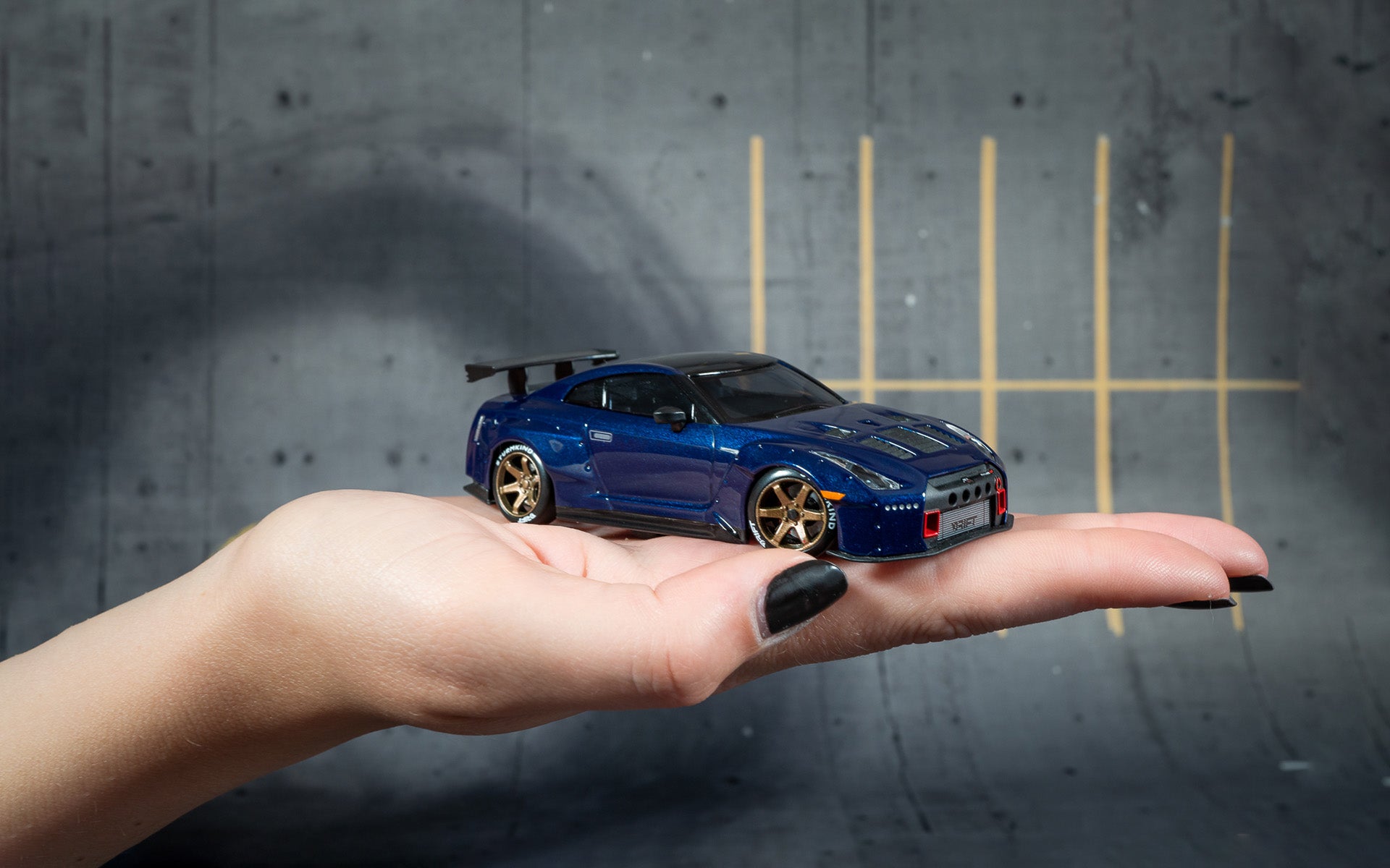 Nissan GT-R (R35) Deep Blue Pearl